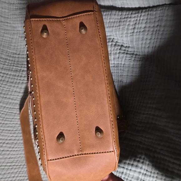 Trinity Ranch Tan Shoulder Conceal Carry Bag with Fringe Detail – NWOT - Picture 8 of 9